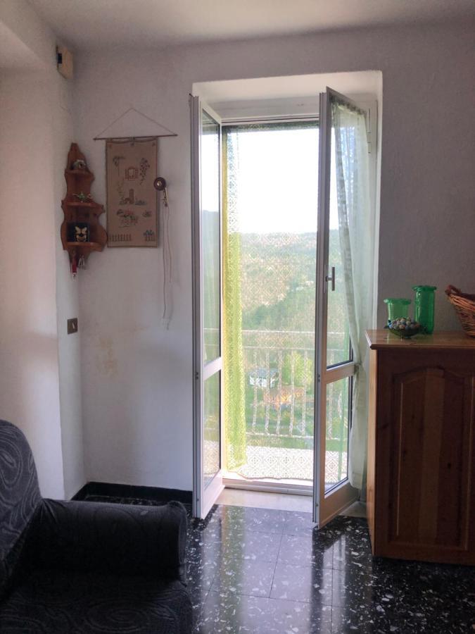 Apartmán Bilocale Mirella Carro Exteriér fotografie